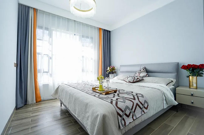 112㎡現(xiàn)代簡(jiǎn)約，巧用配色締造環(huán)境格調(diào)，實(shí)用軟裝也能讓家庭美輪美奐